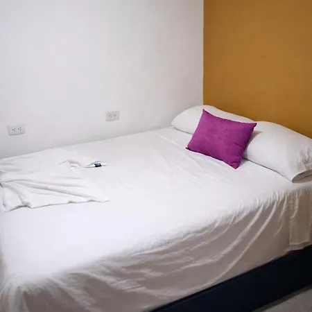 Seven Nights Hostel Cartagena-3